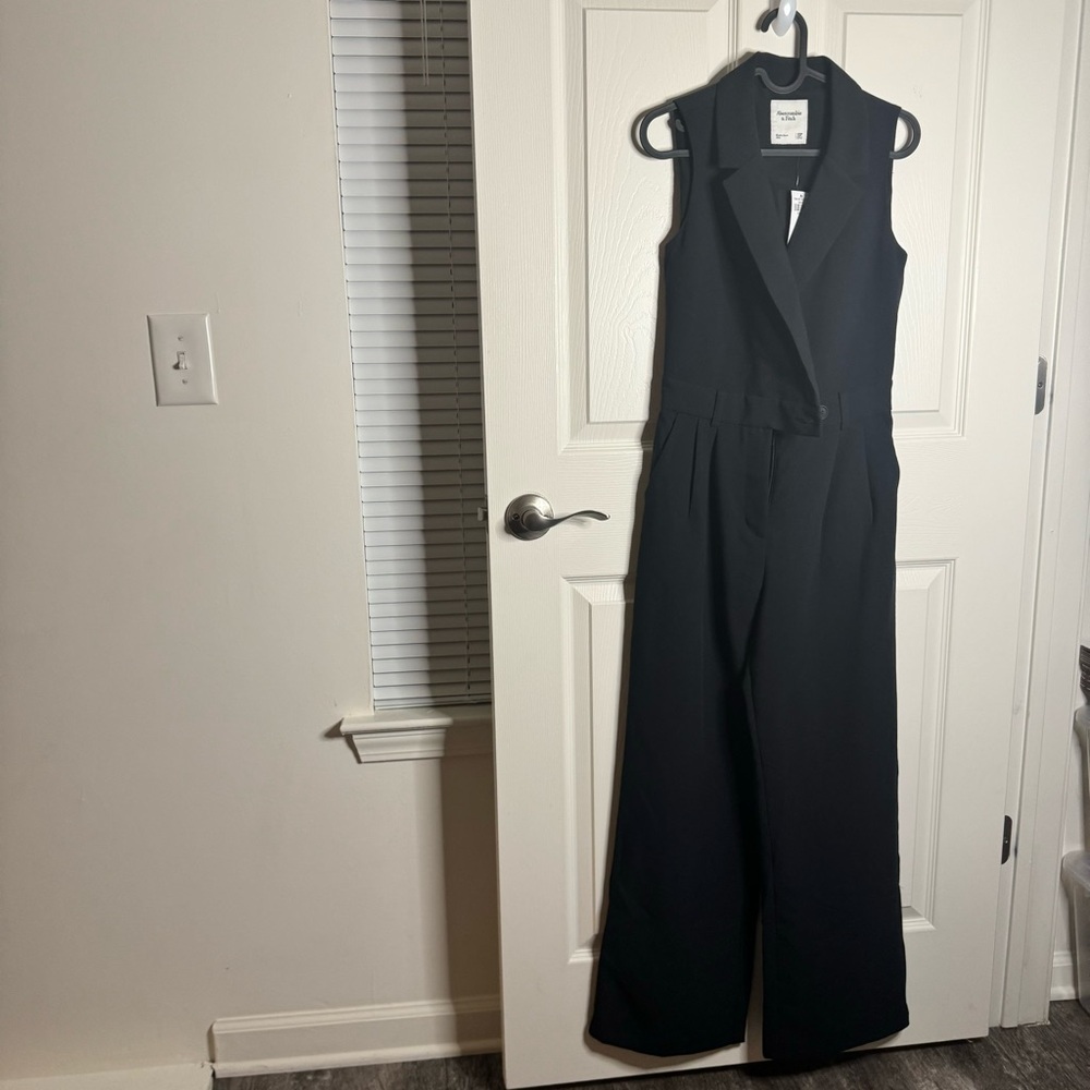 Abercrombie & Fitch Women’s Black Long Wide Leg Jumpsuit XSP